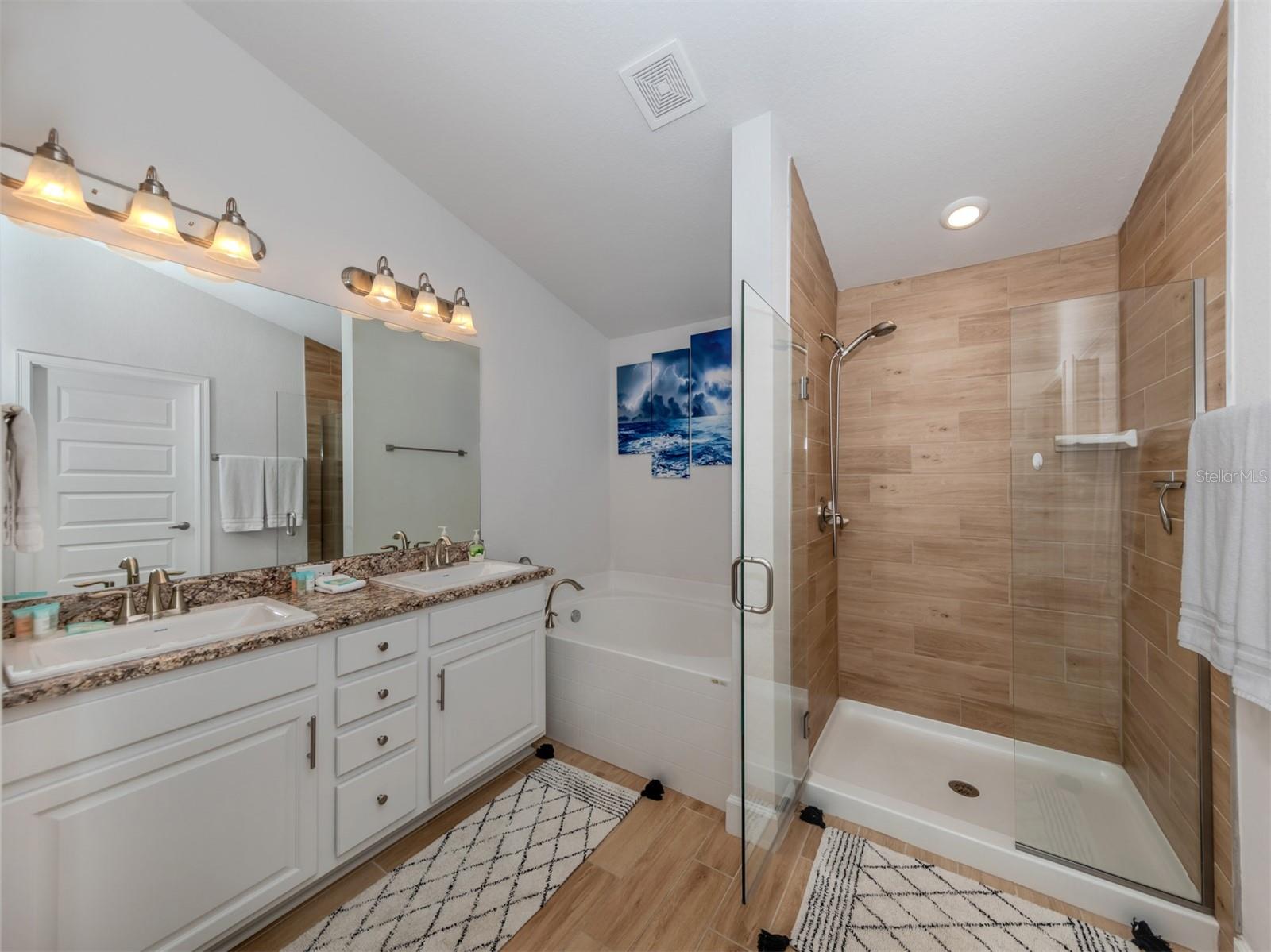 SOUTH VENICE - Residential Lease