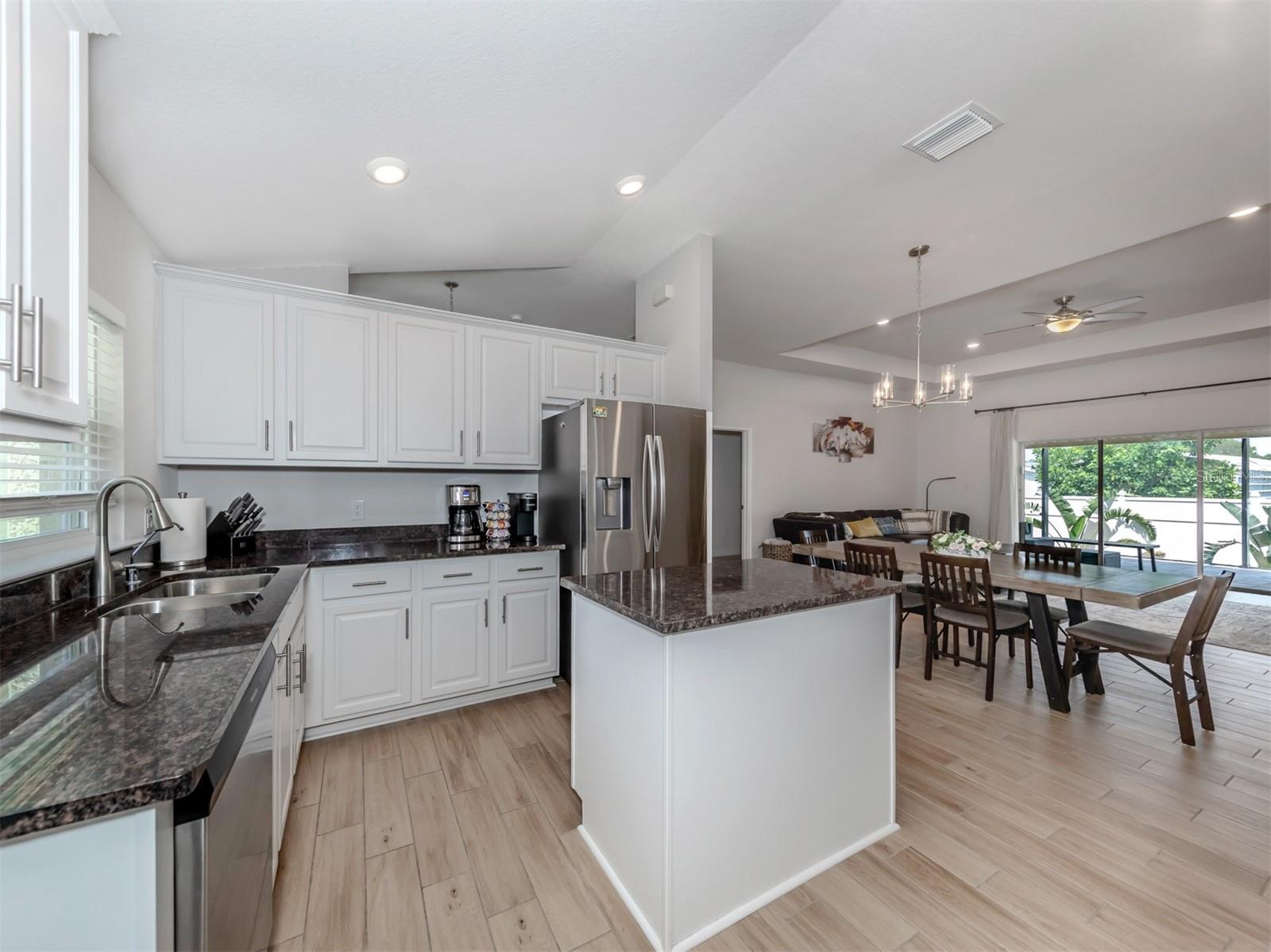 SOUTH VENICE - Residential Lease