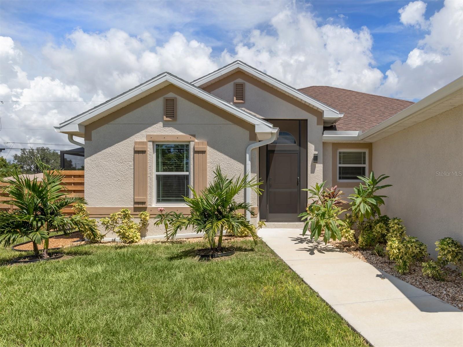 SOUTH VENICE - Residential Lease