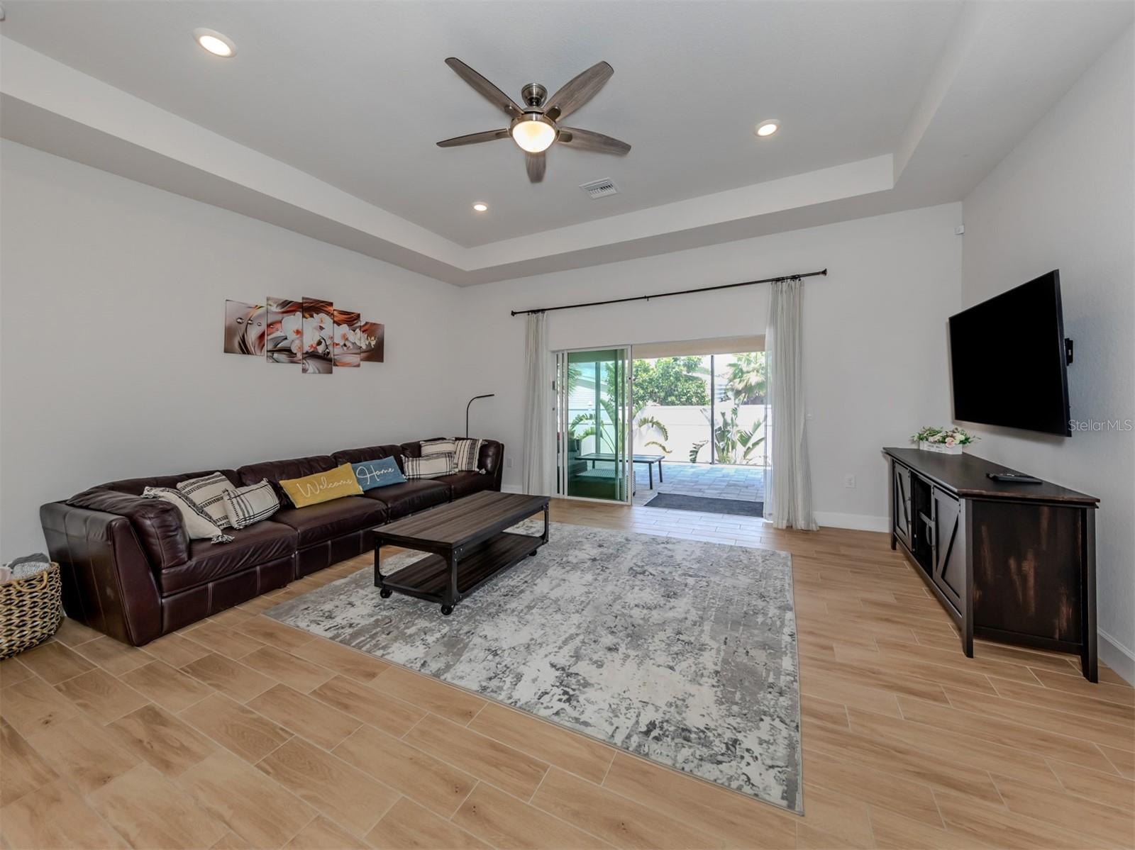 SOUTH VENICE - Residential Lease