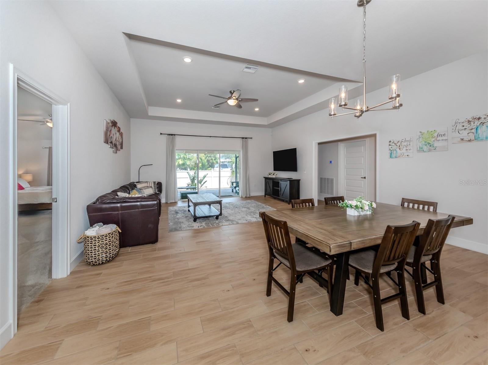 SOUTH VENICE - Residential Lease