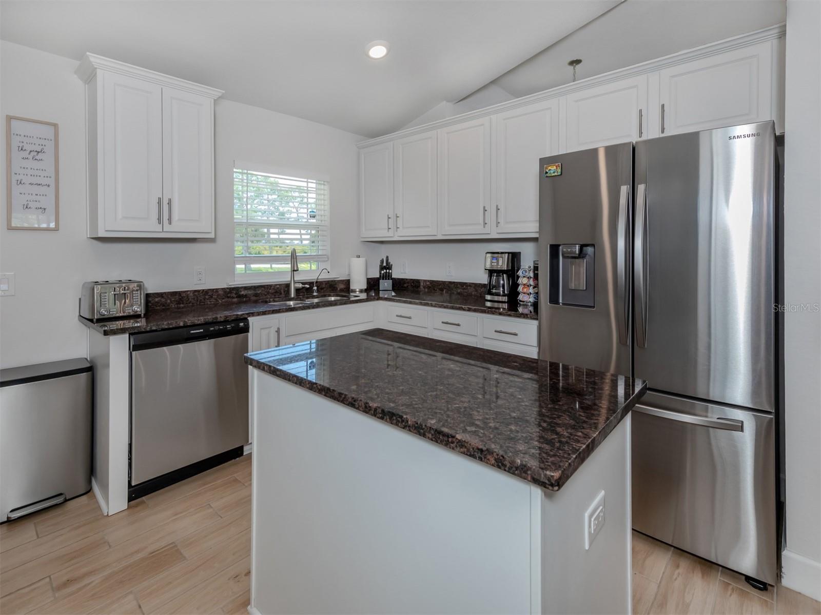 SOUTH VENICE - Residential Lease