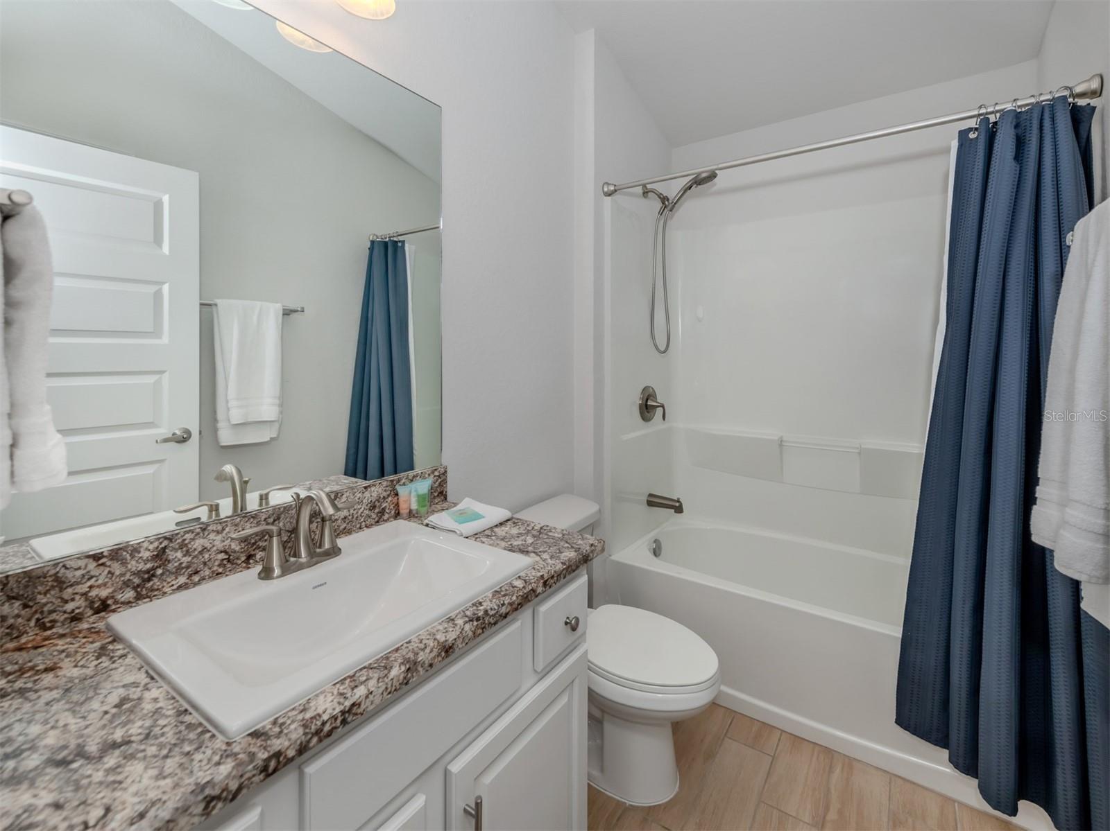 SOUTH VENICE - Residential Lease