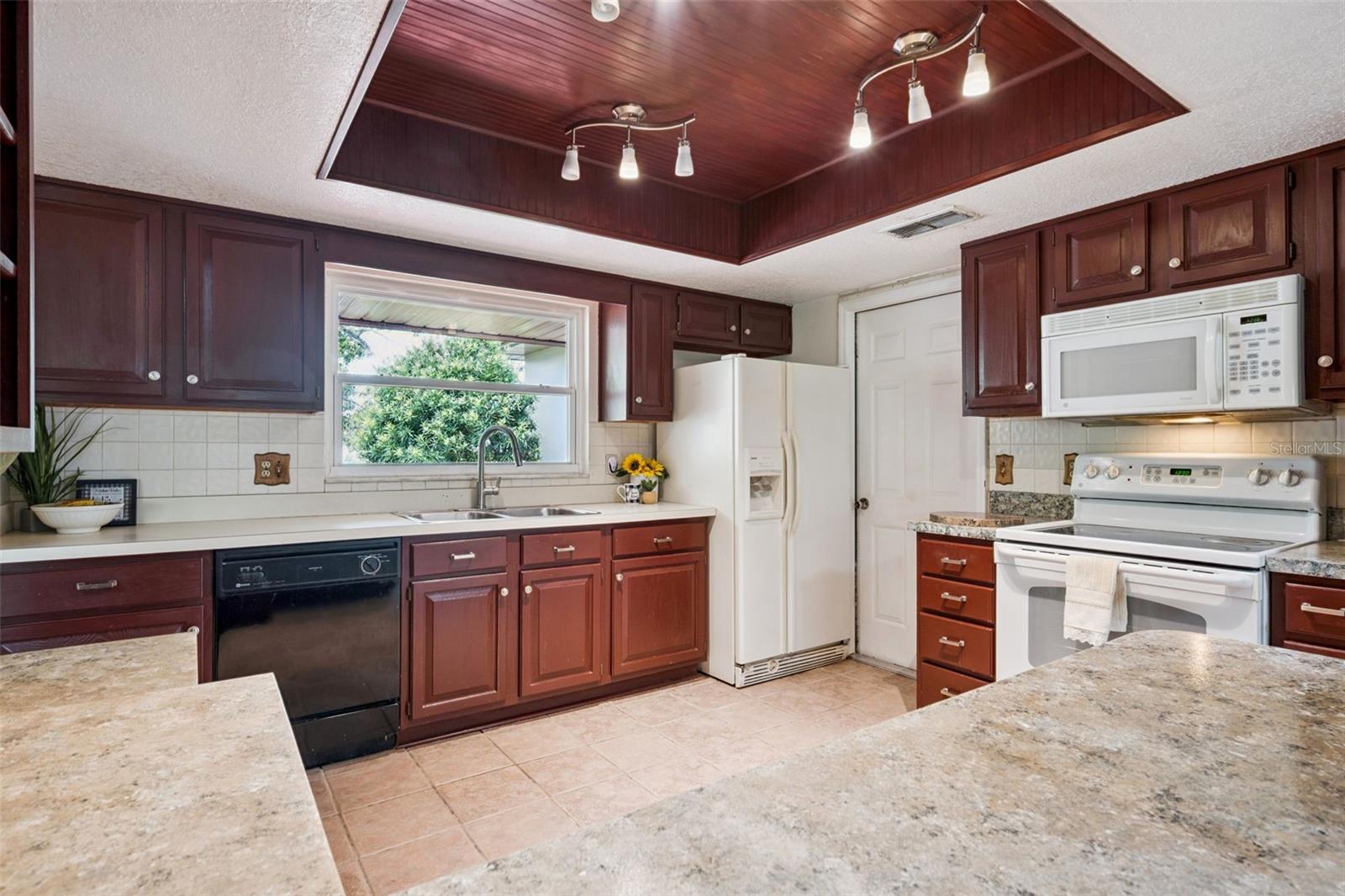 CARRIAGE HILL UNIT 1 - Residential