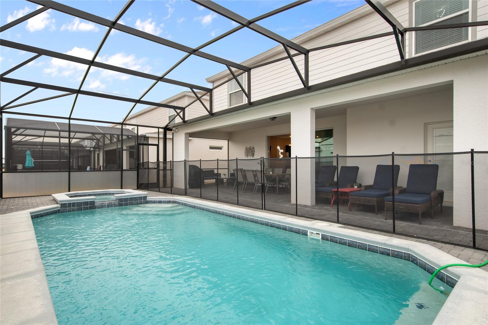 WINDSOR ISLAND RESIDENCE PH 2B - Residential