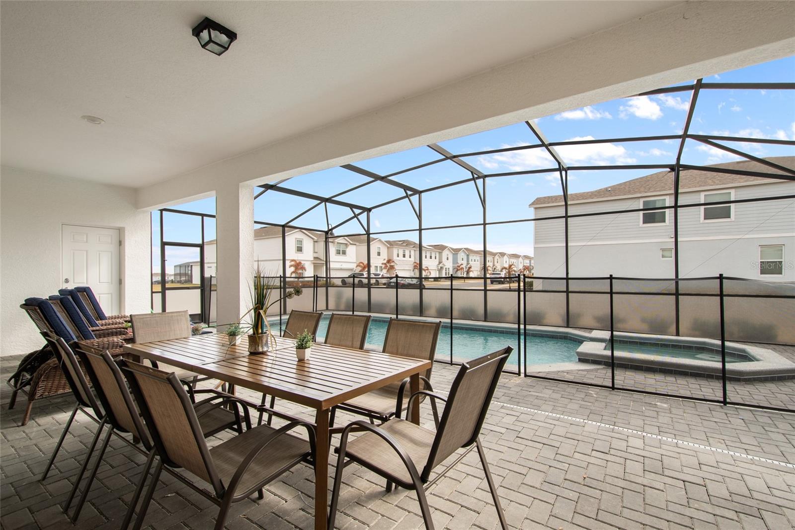 WINDSOR ISLAND RESIDENCE PH 2B - Residential