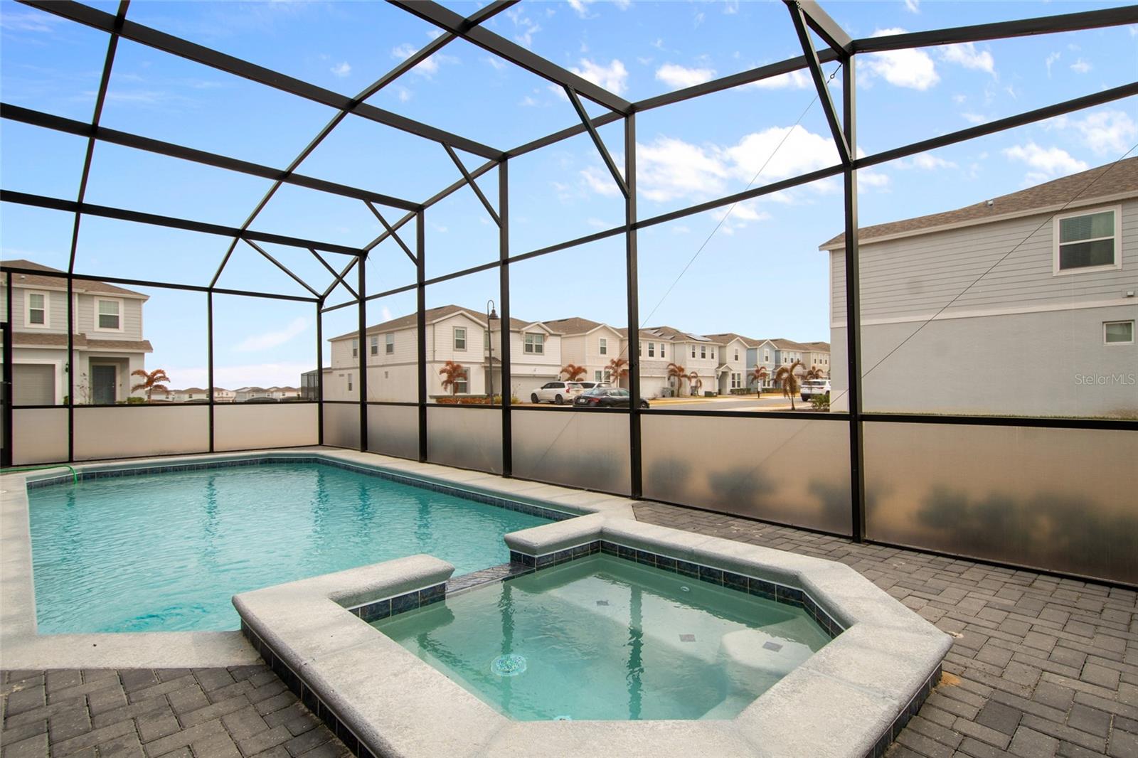 WINDSOR ISLAND RESIDENCE PH 2B - Residential