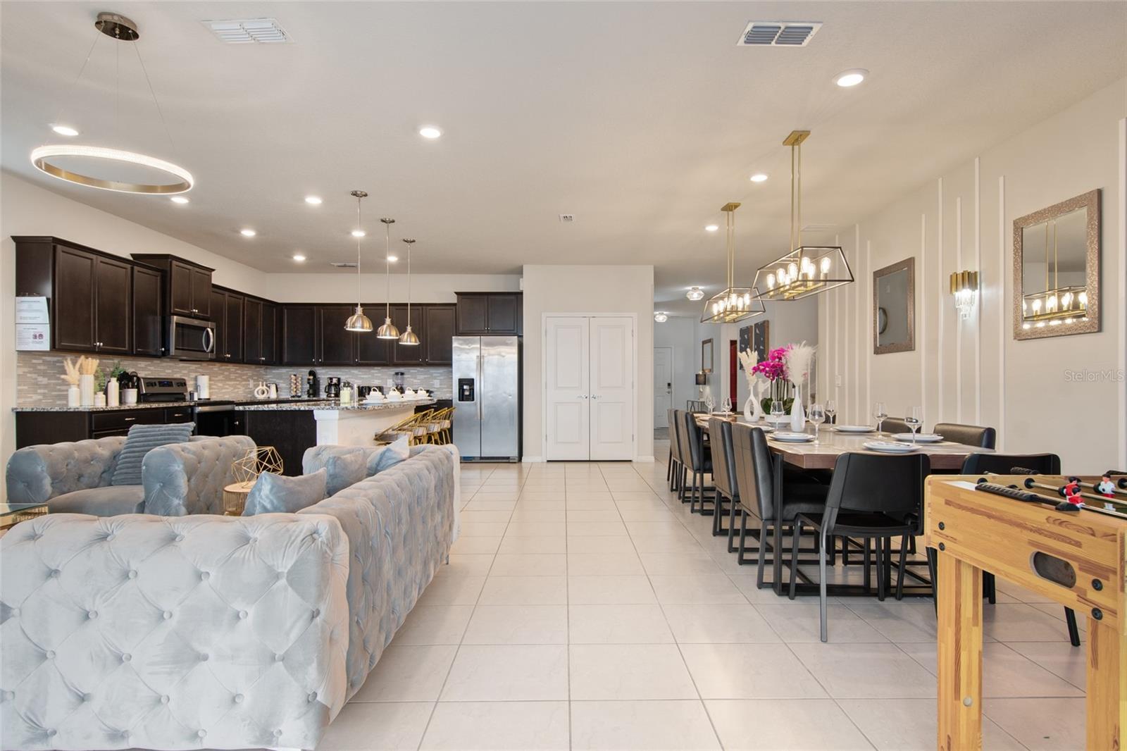 WINDSOR ISLAND RESIDENCE PH 2B - Residential