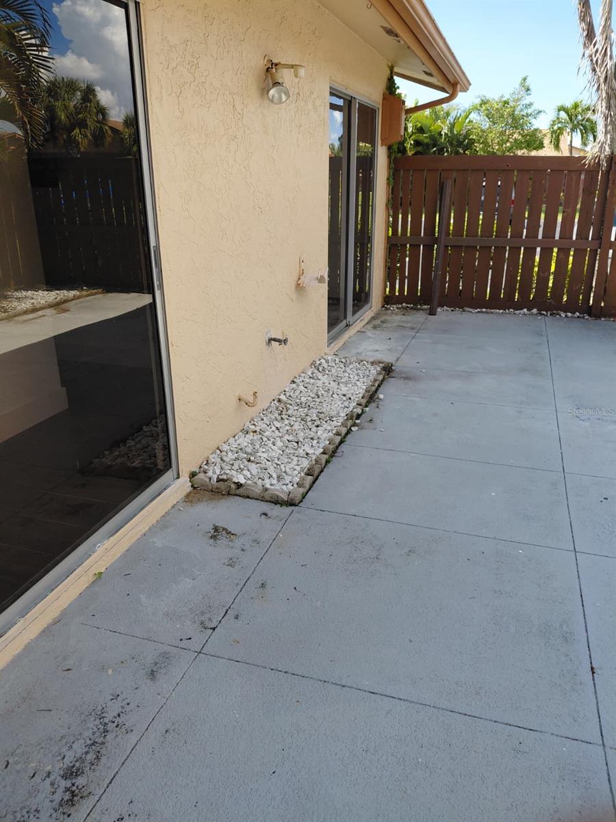 ROYAL WOODS PH 02 - Residential Lease