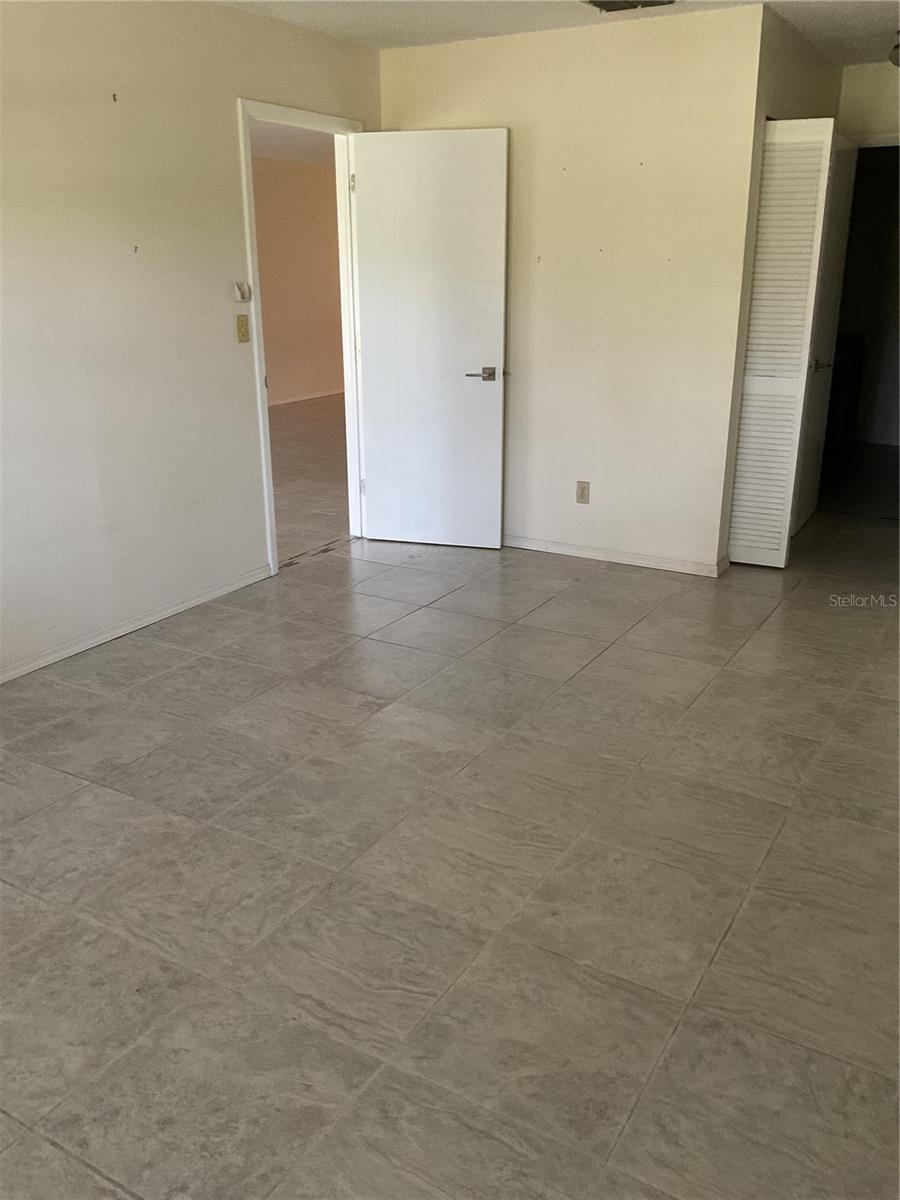 HIGHLAND LAKES VILLAS ON THE GREEN - Residential