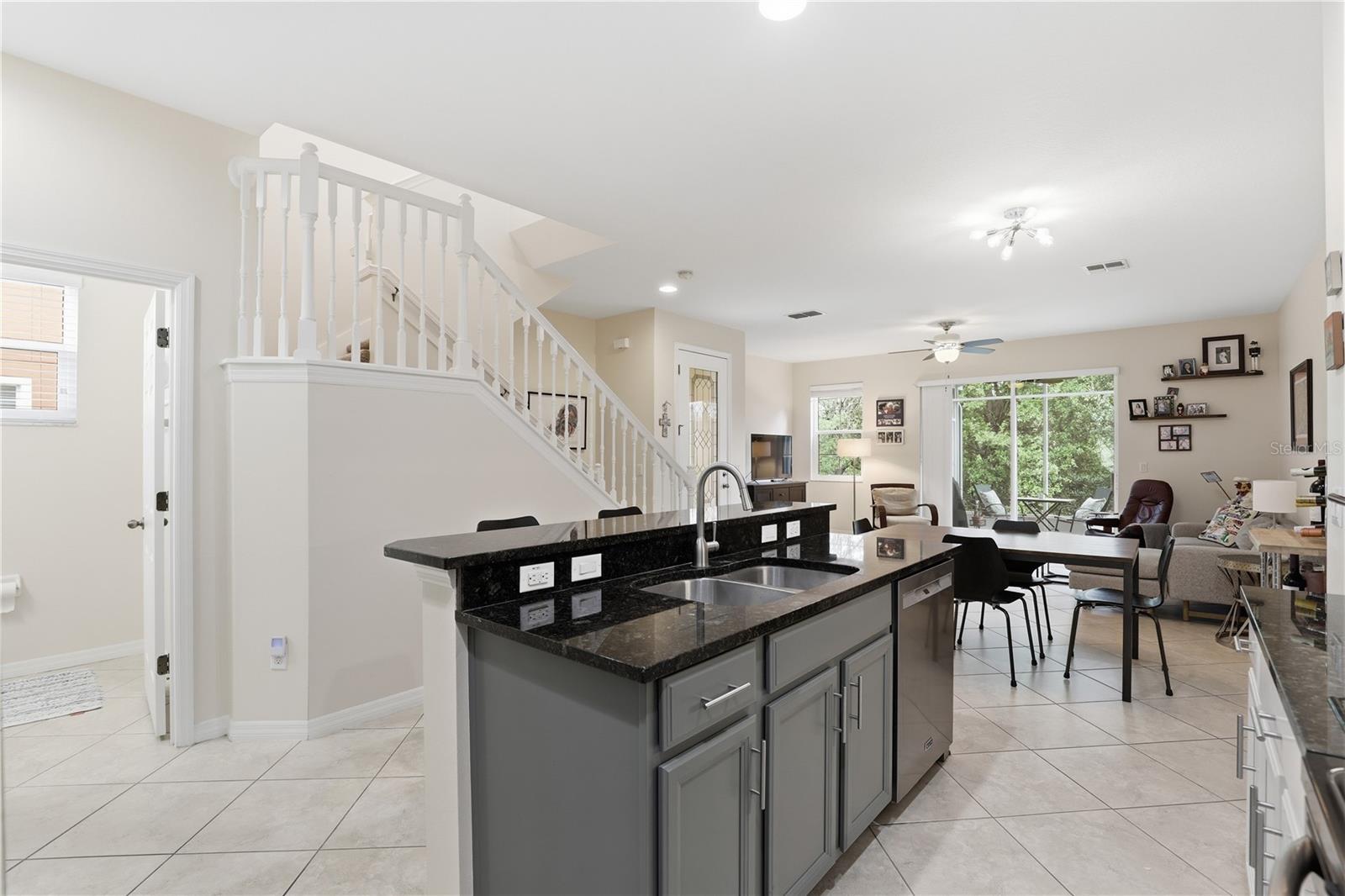 CLAYTON CROSSING TWNHMS SECOND AMD - Residential