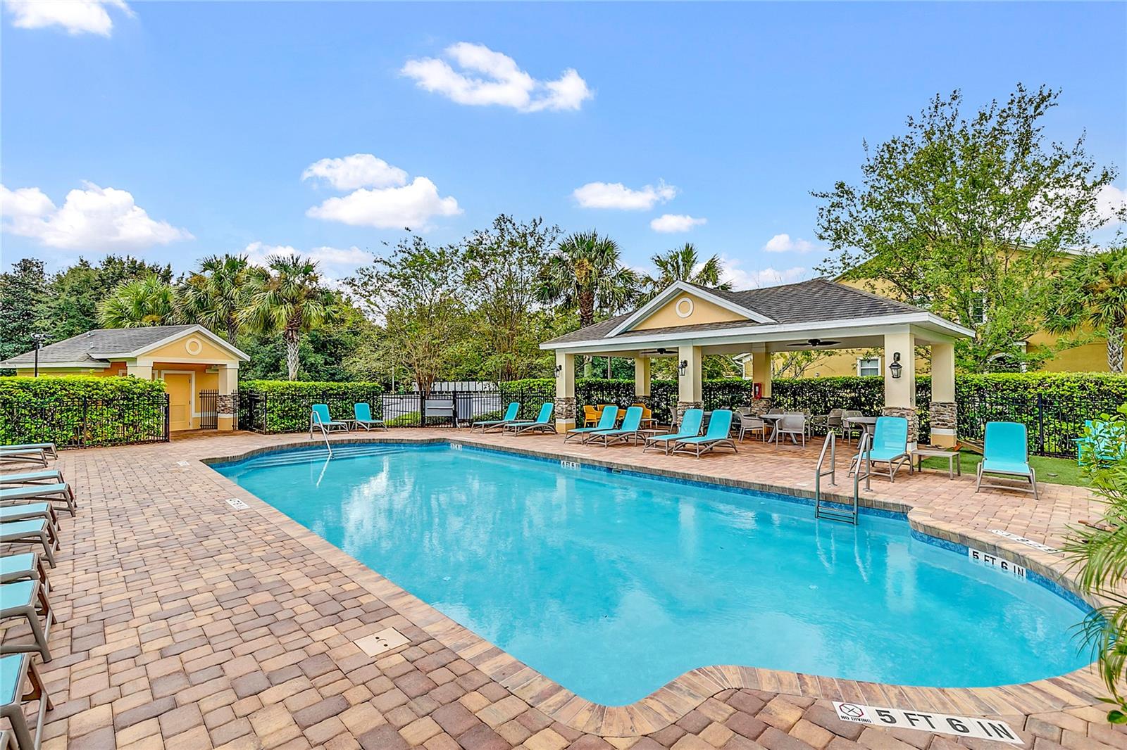 CLAYTON CROSSING TWNHMS SECOND AMD - Residential