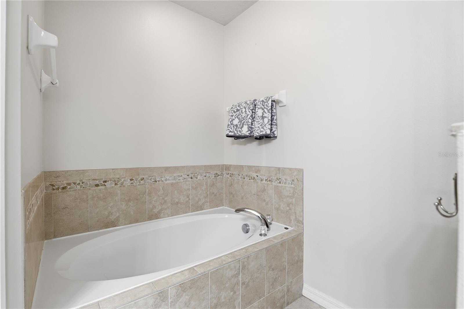 CLAYTON CROSSING TWNHMS SECOND AMD - Residential