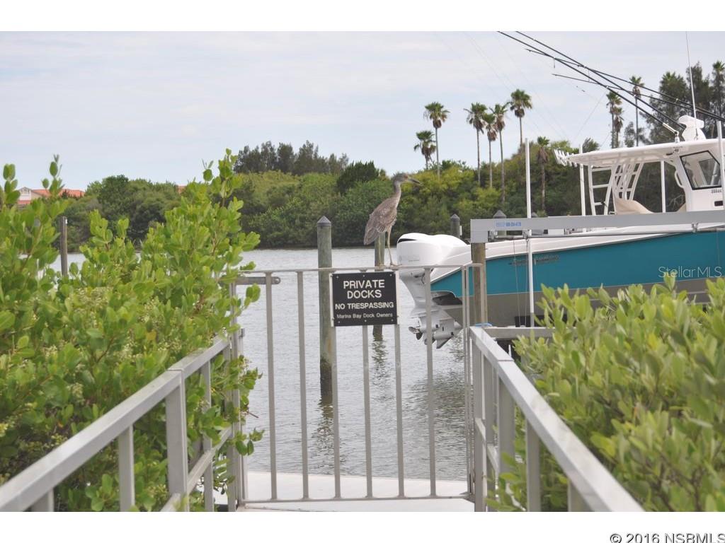 Marina Bay Twnhms - Residential