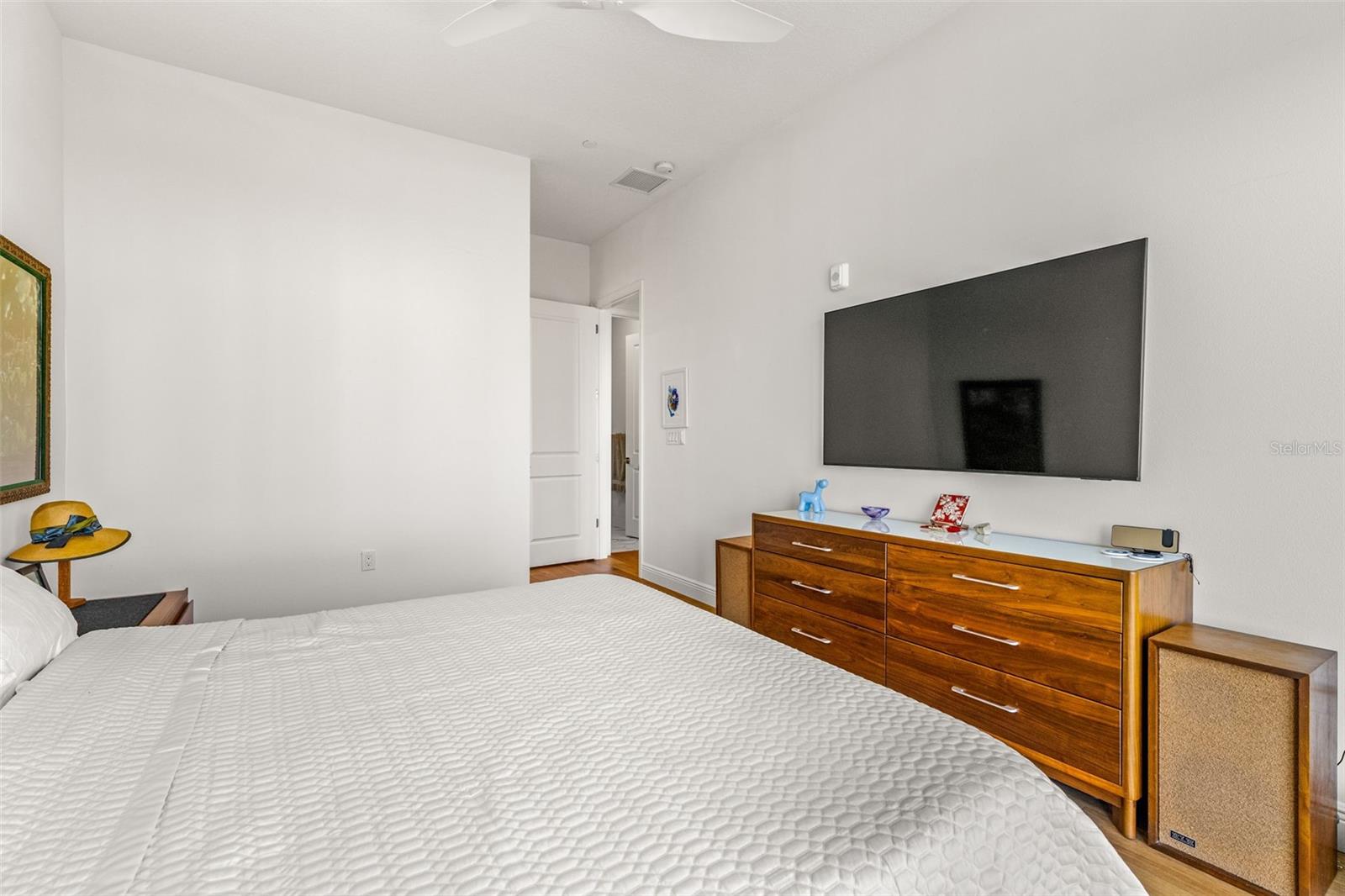 CASTILLE URBANA CONDO - Residential