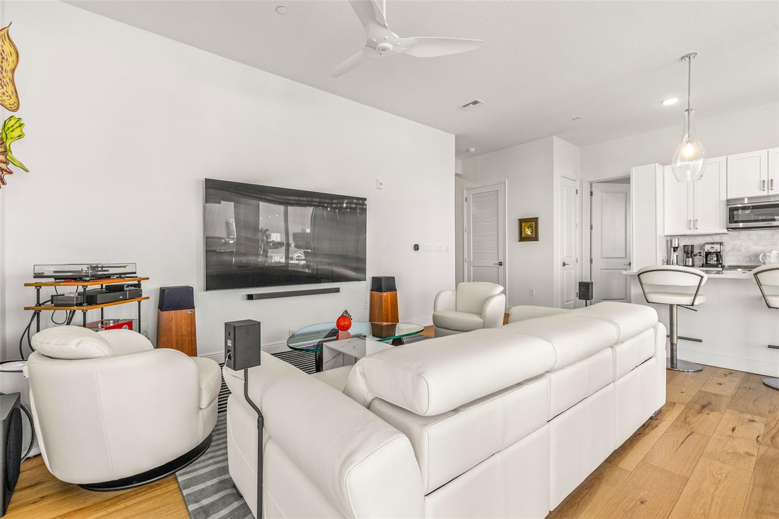 CASTILLE URBANA CONDO - Residential