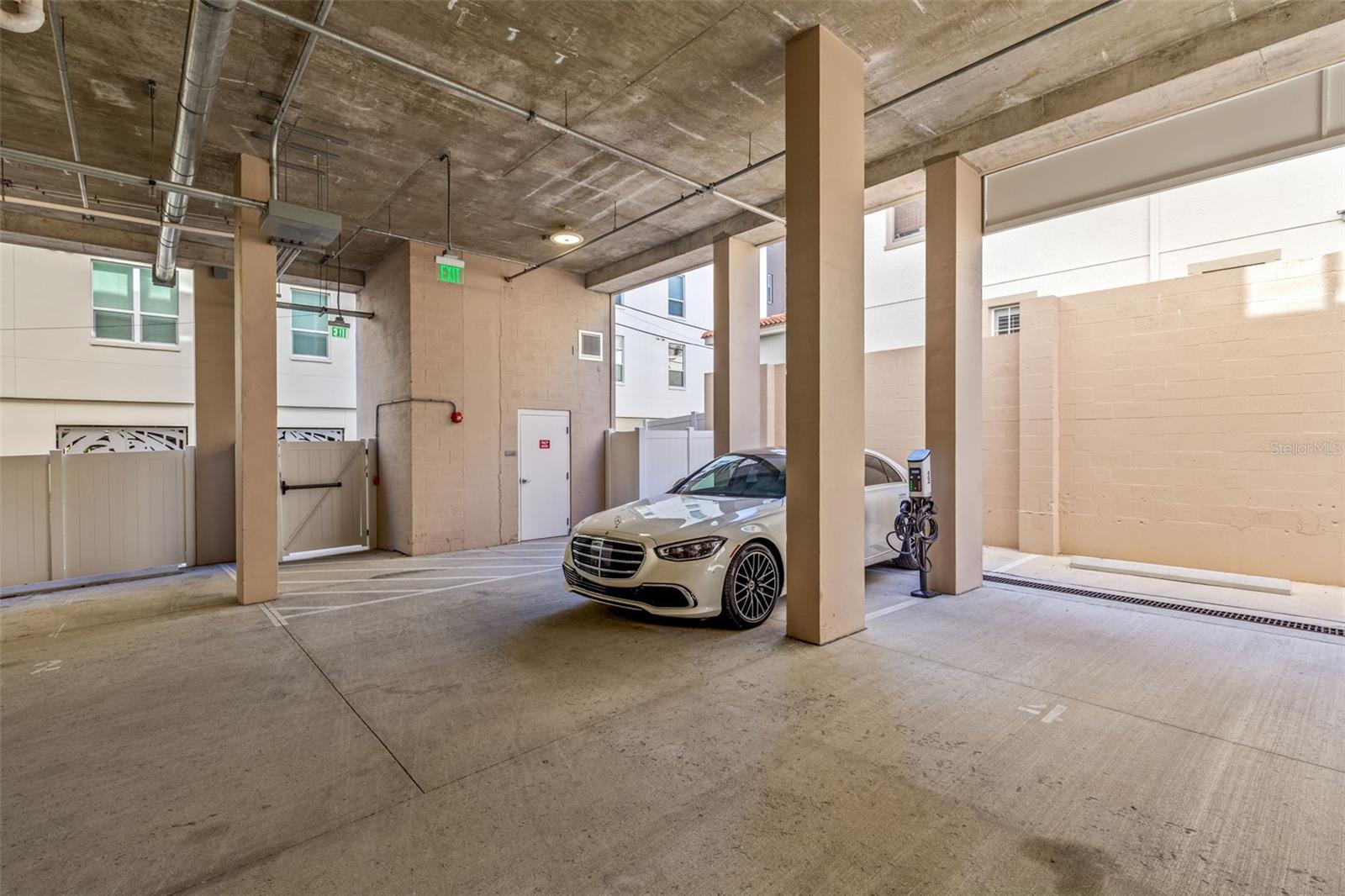 CASTILLE URBANA CONDO - Residential