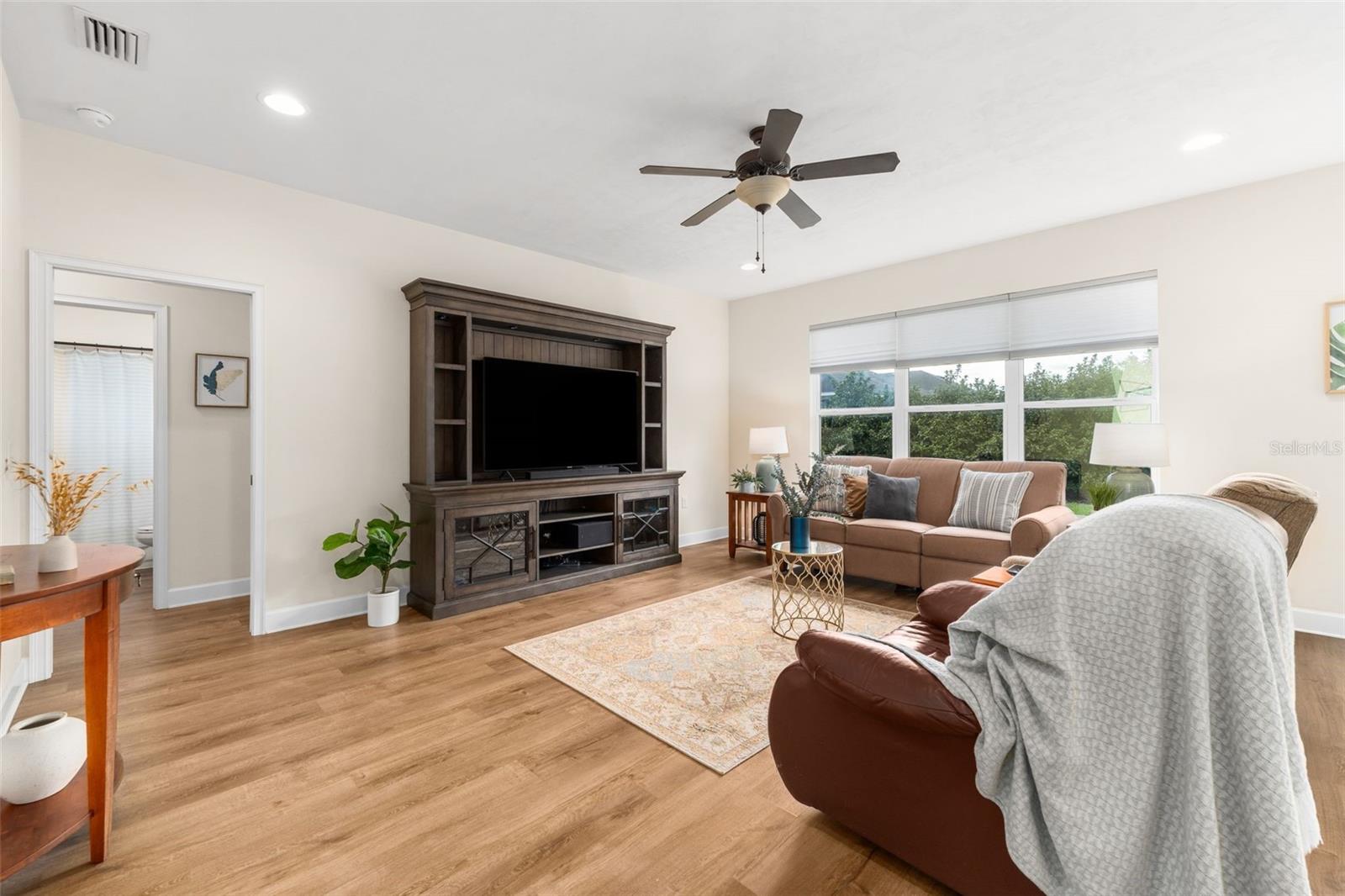 SAVANNAH STATION - Residential