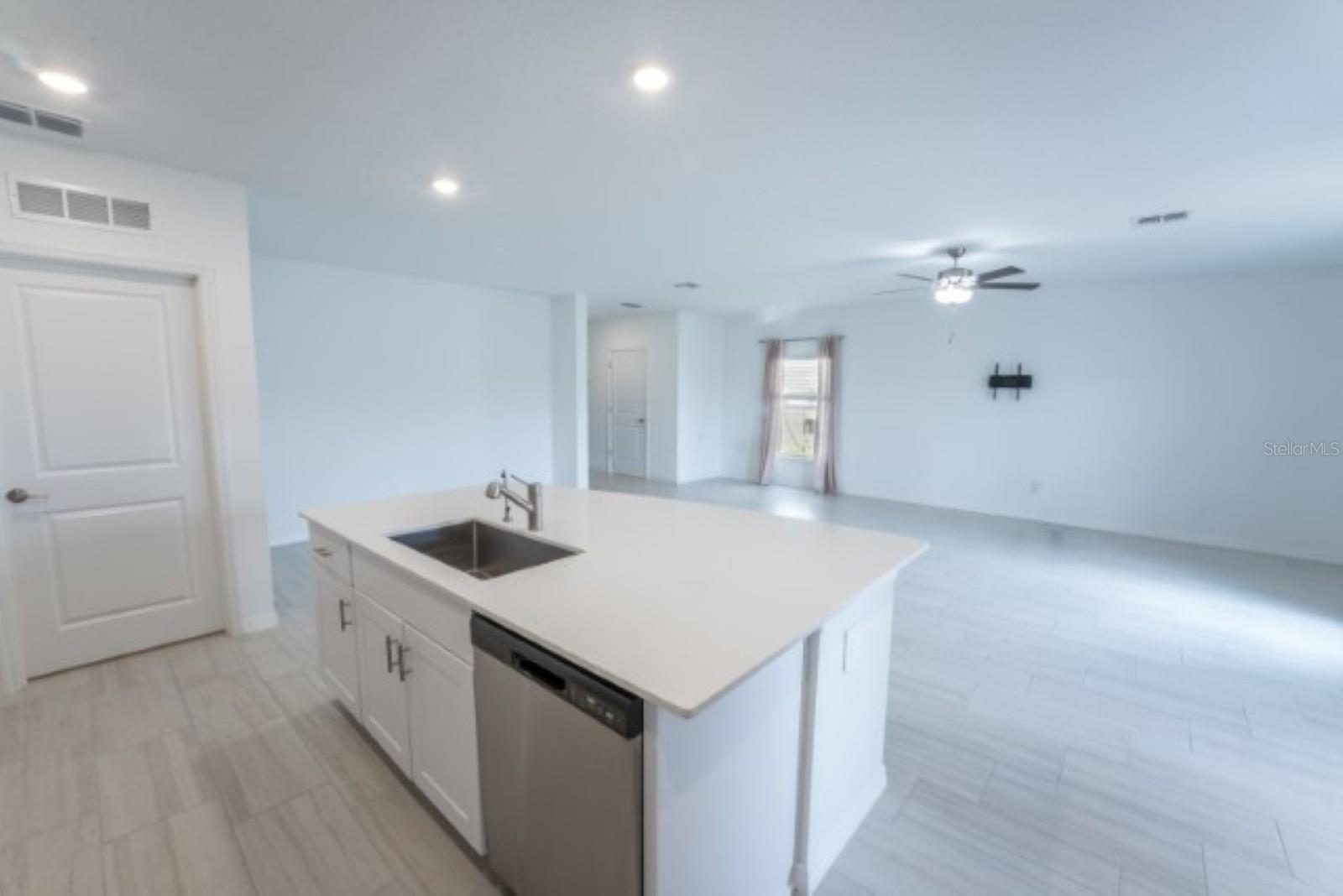TWO RIVERS PH A PRCL A1 - Residential Lease