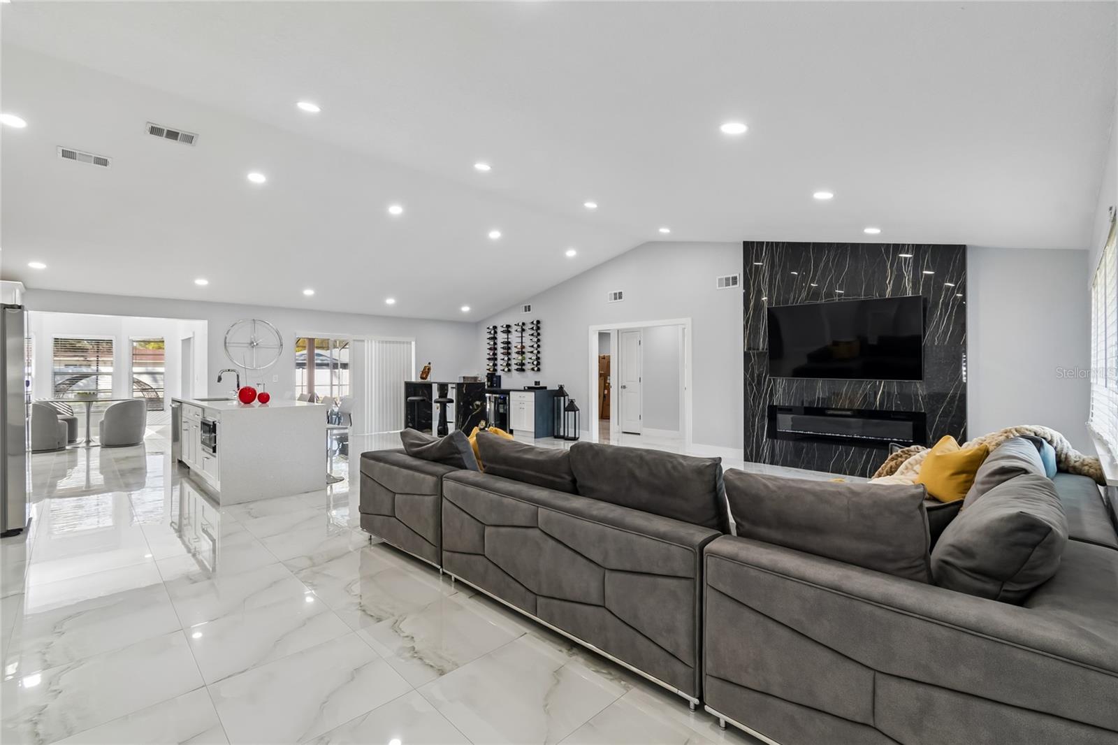 SPRING HILL - Residential