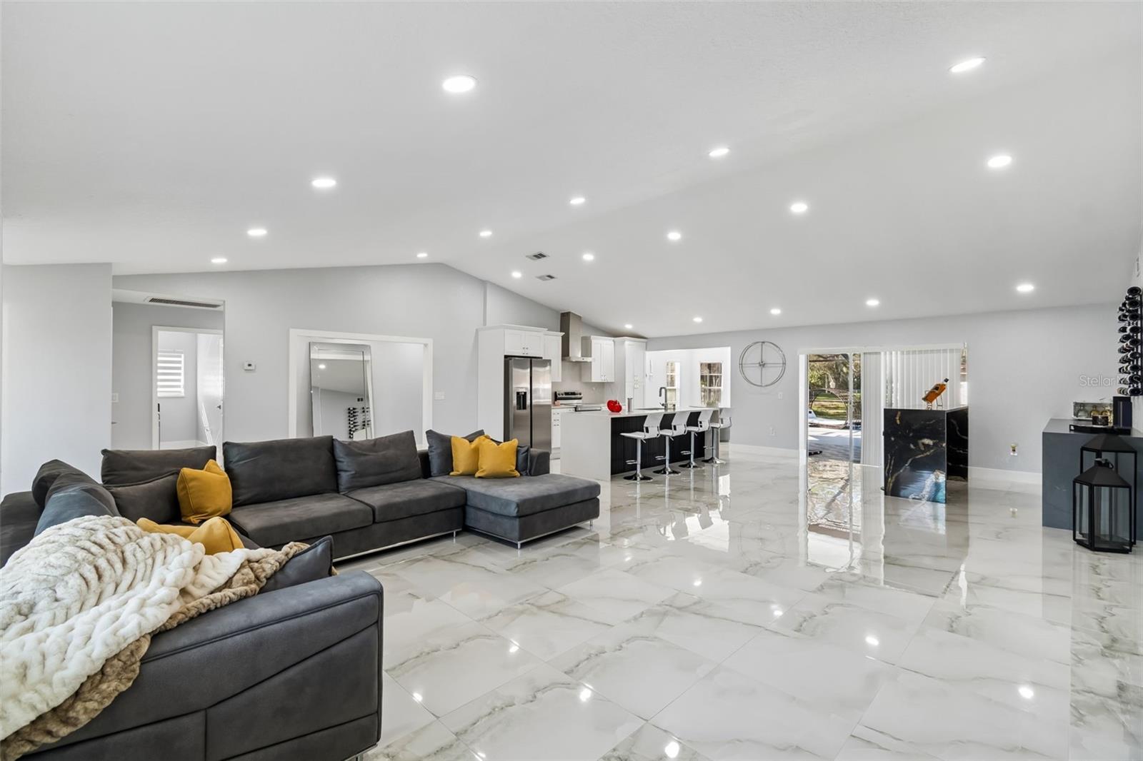 SPRING HILL - Residential