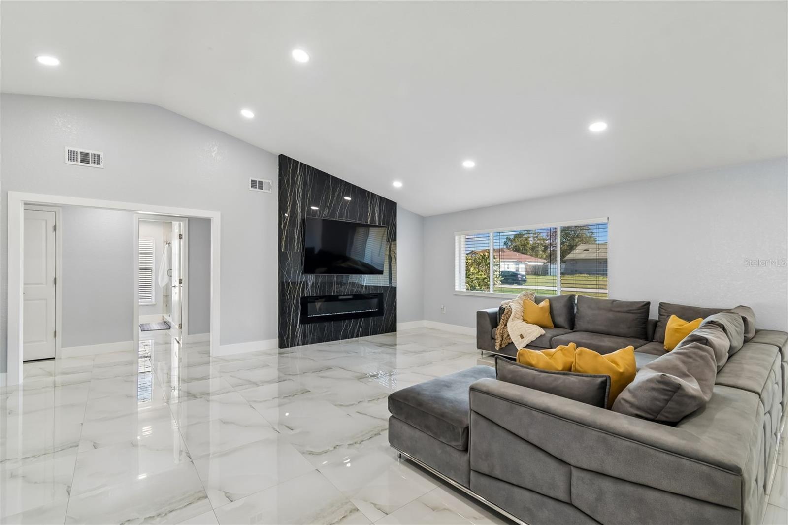 SPRING HILL - Residential