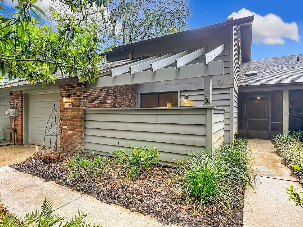 902 VILLAGE GREEN ROAD 2