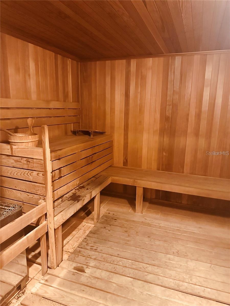 GRANDE IS TWRS 03 & 04 PH I - Residential