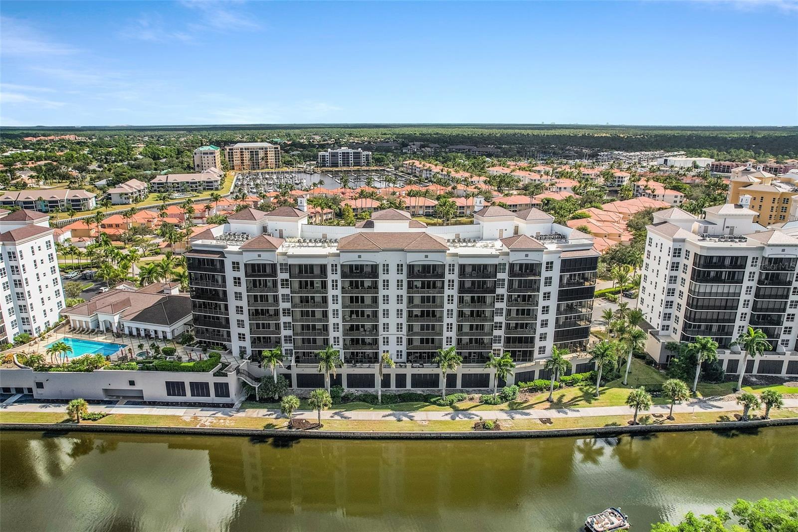 GRANDE IS TWRS 03 & 04 PH I - Residential