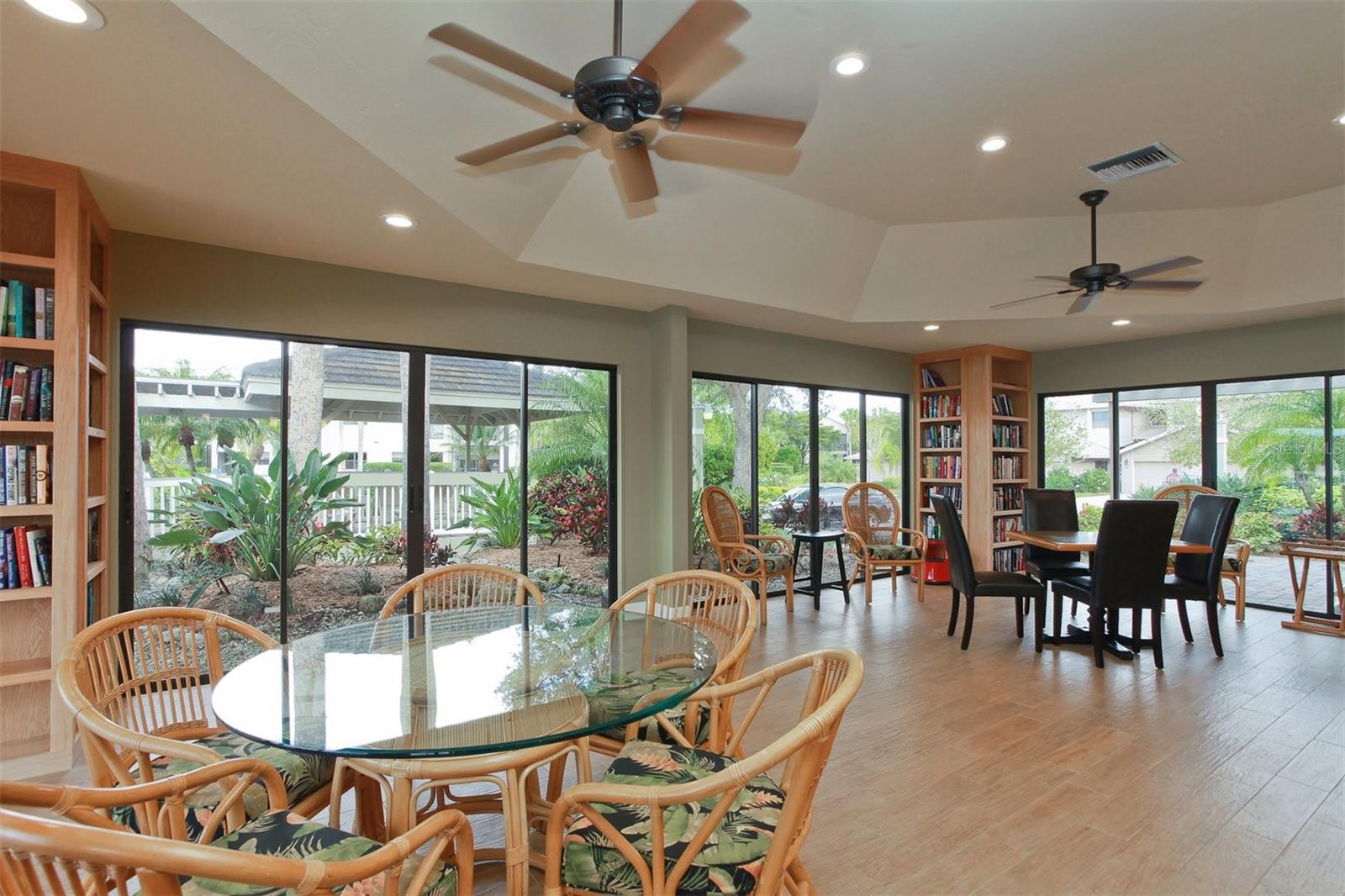 LANDINGS, VILLAS AT EAGLES POINT - Residential