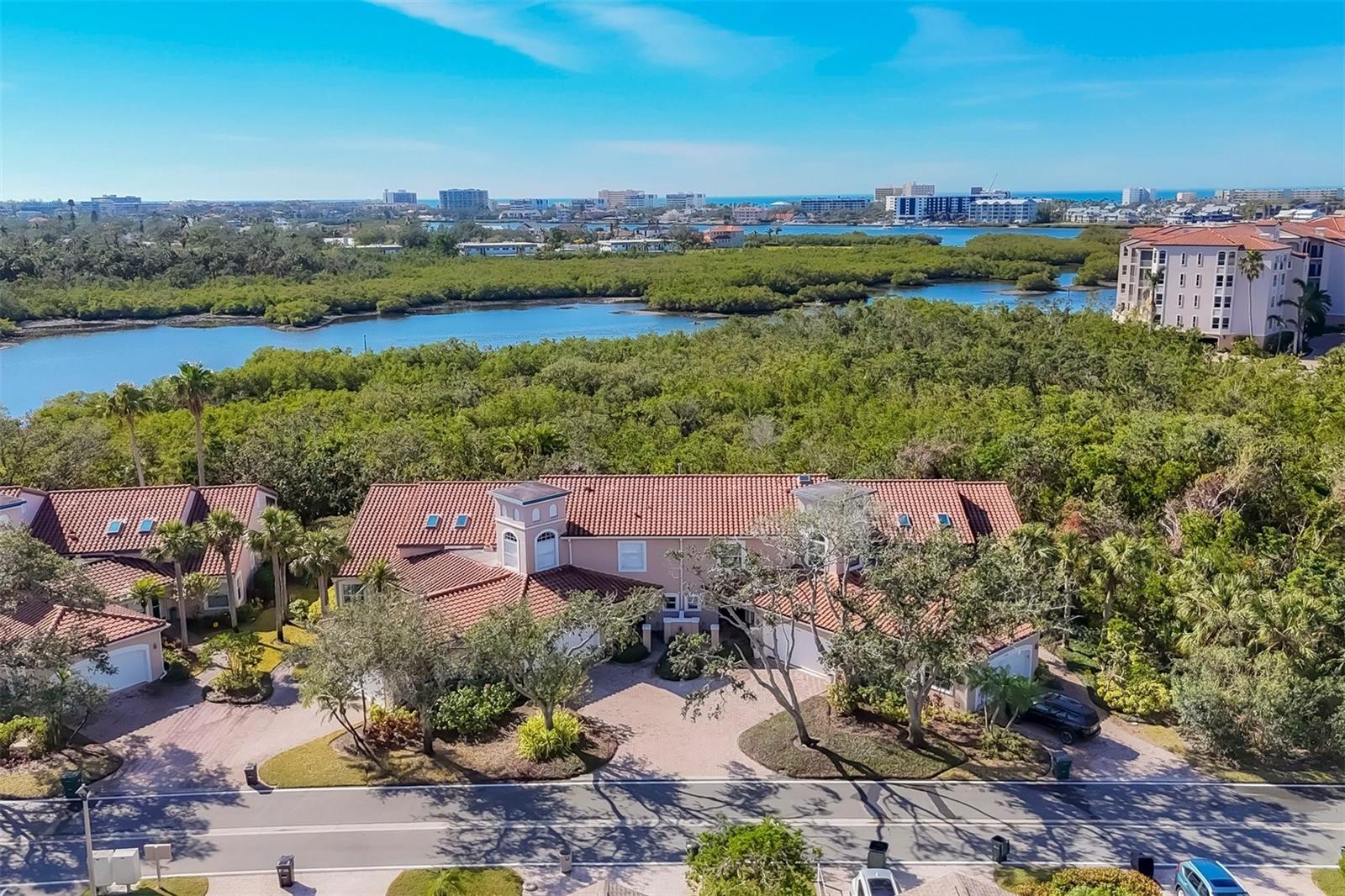 LANDINGS, VILLAS AT EAGLES POINT - Residential