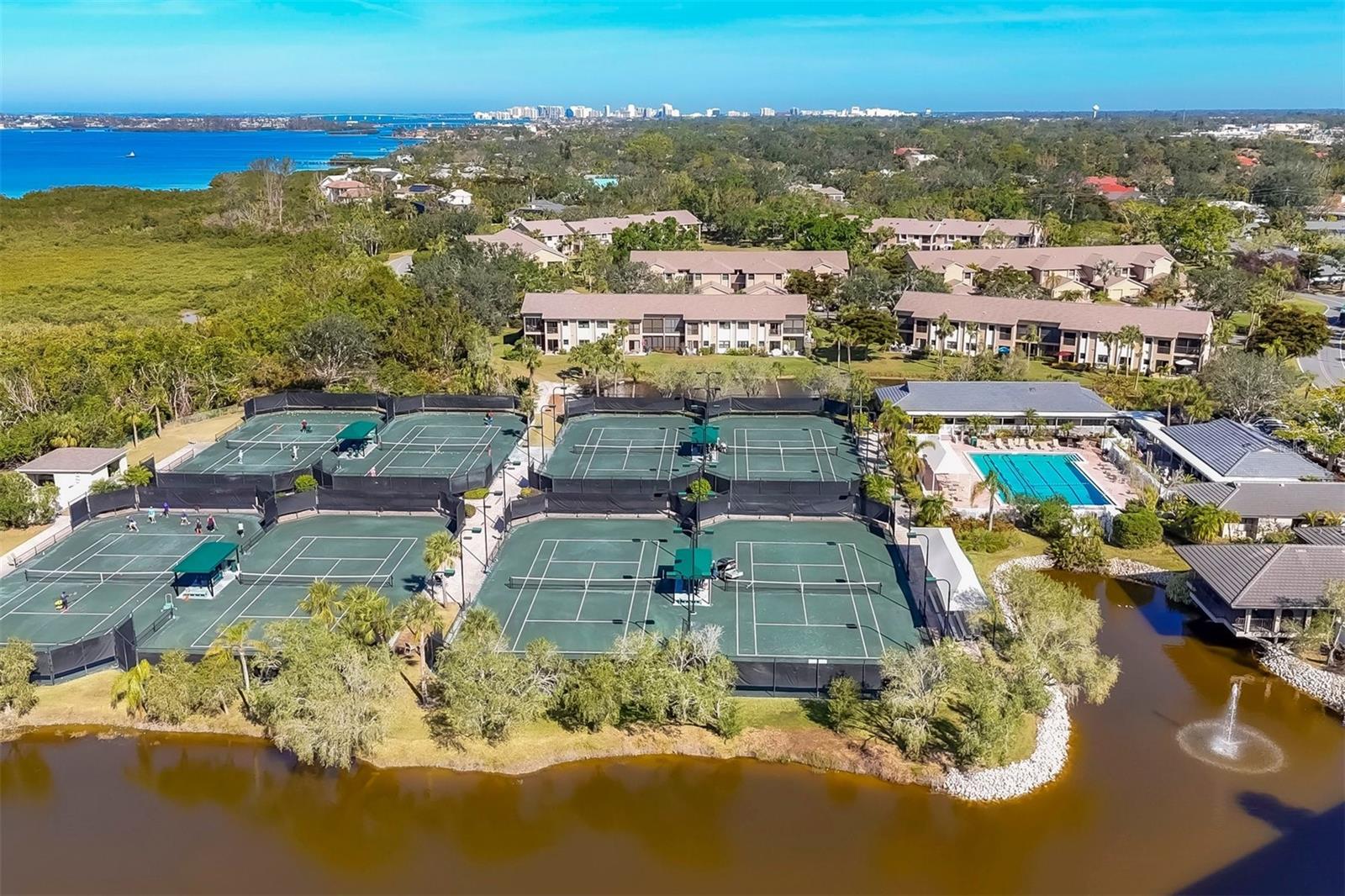 LANDINGS, VILLAS AT EAGLES POINT - Residential