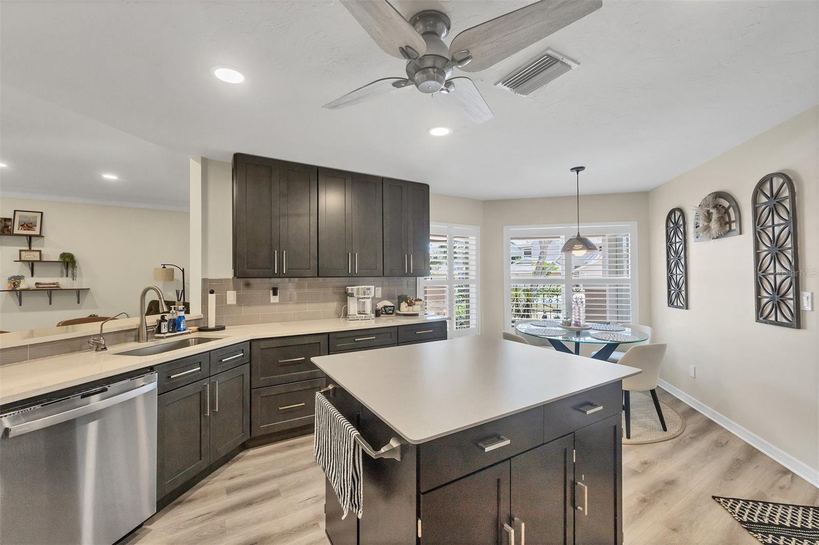 LANDINGS, VILLAS AT EAGLES POINT - Residential