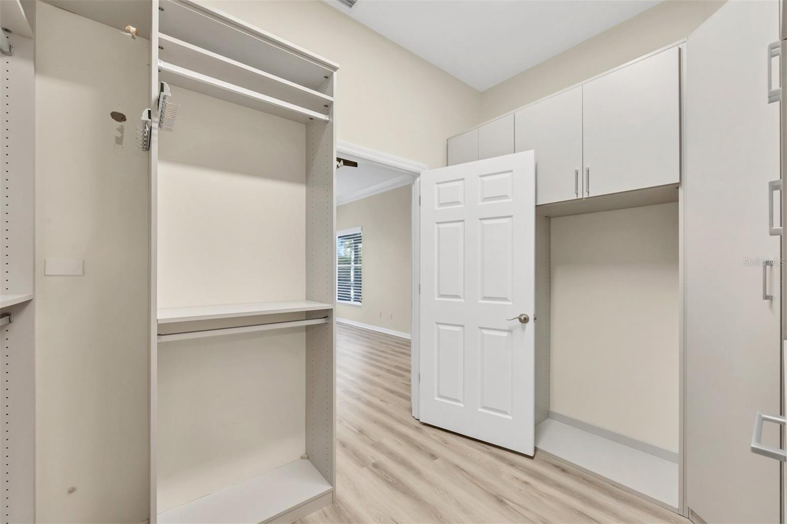 LANDINGS, VILLAS AT EAGLES POINT - Residential