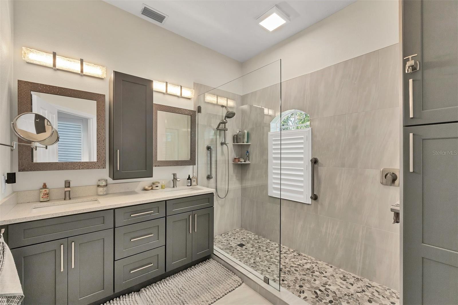 LANDINGS, VILLAS AT EAGLES POINT - Residential