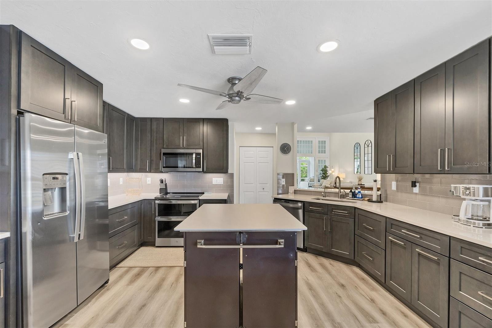 LANDINGS, VILLAS AT EAGLES POINT - Residential