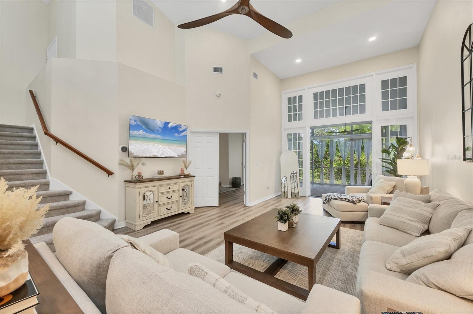 LANDINGS, VILLAS AT EAGLES POINT - Residential
