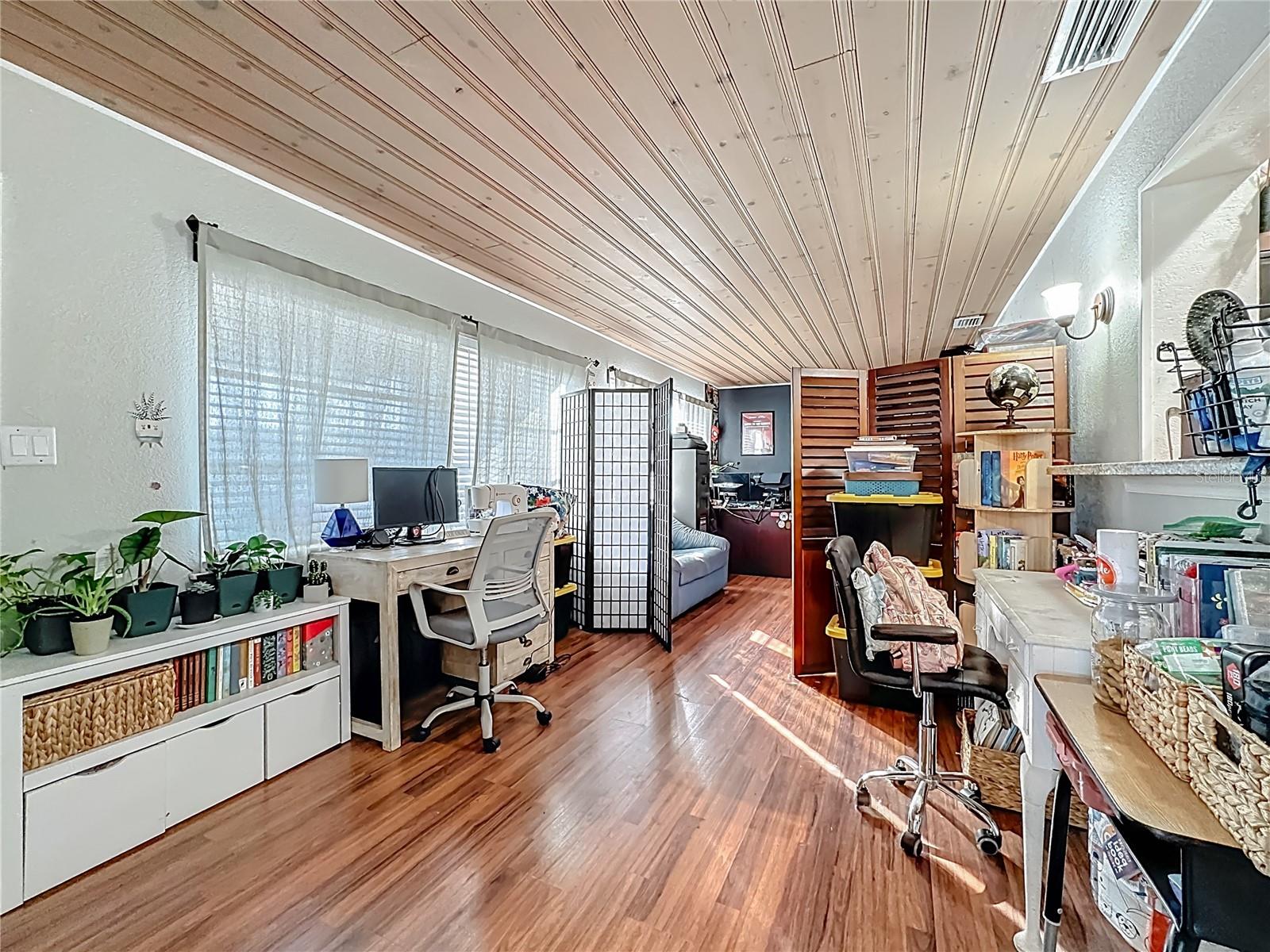 VENICE GARDENS - Residential