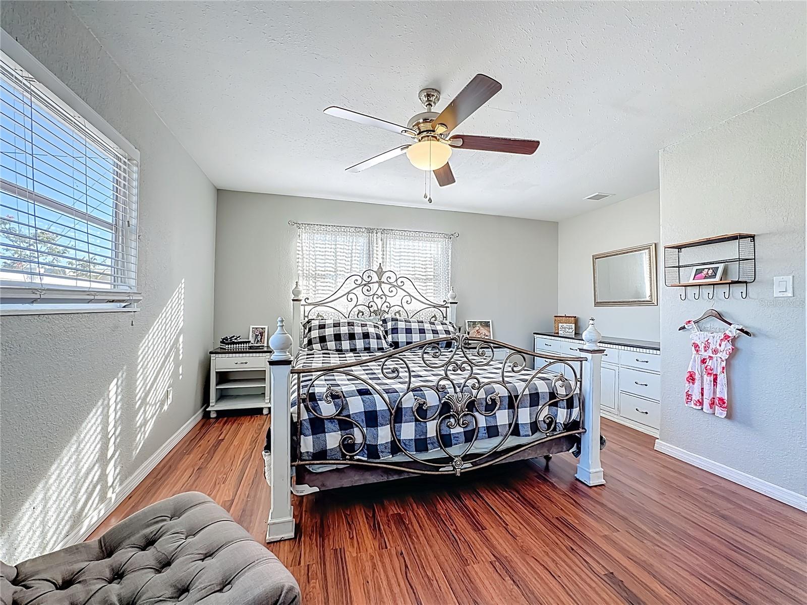 VENICE GARDENS - Residential