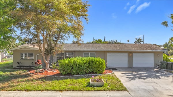 1521 BANYAN DR, VENICE, FL 34293 - Image 5da4c63b4cfaa74d7aab5385228cfaee/409300752