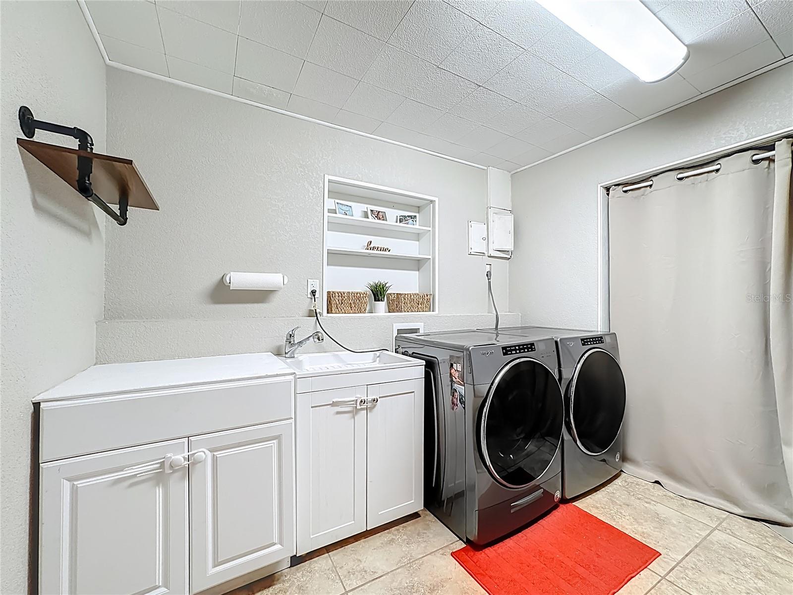 VENICE GARDENS - Residential