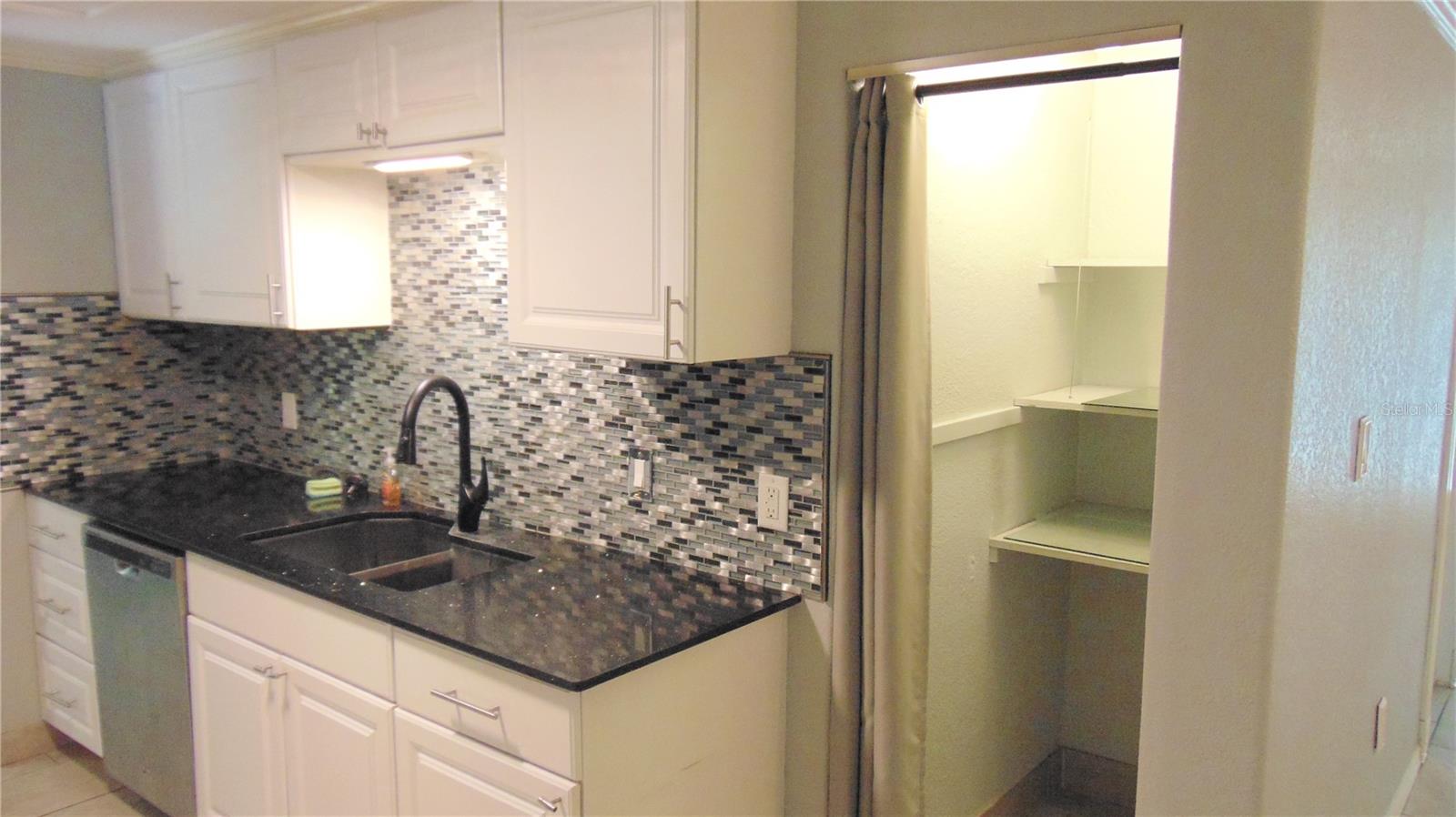 SOUTH VENICE - Residential