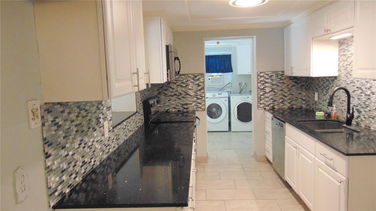 SOUTH VENICE - Residential