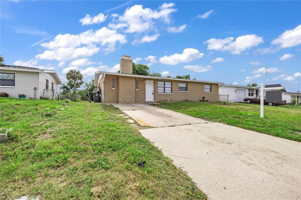 Photo of 1031 Cadillac Drive, Daytona Beach, FL 32117 (MLS # O6445103)