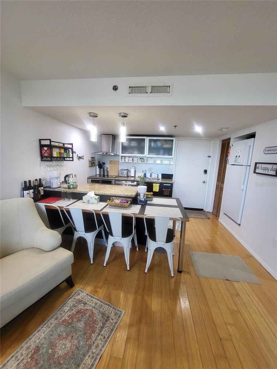 701 S MADISON AVENUE 414