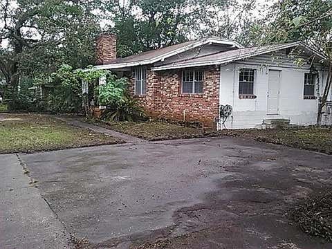 Photo of 10006 N Mitchell Avenue, Tampa, FL 33612 (MLS # TB8542769)
