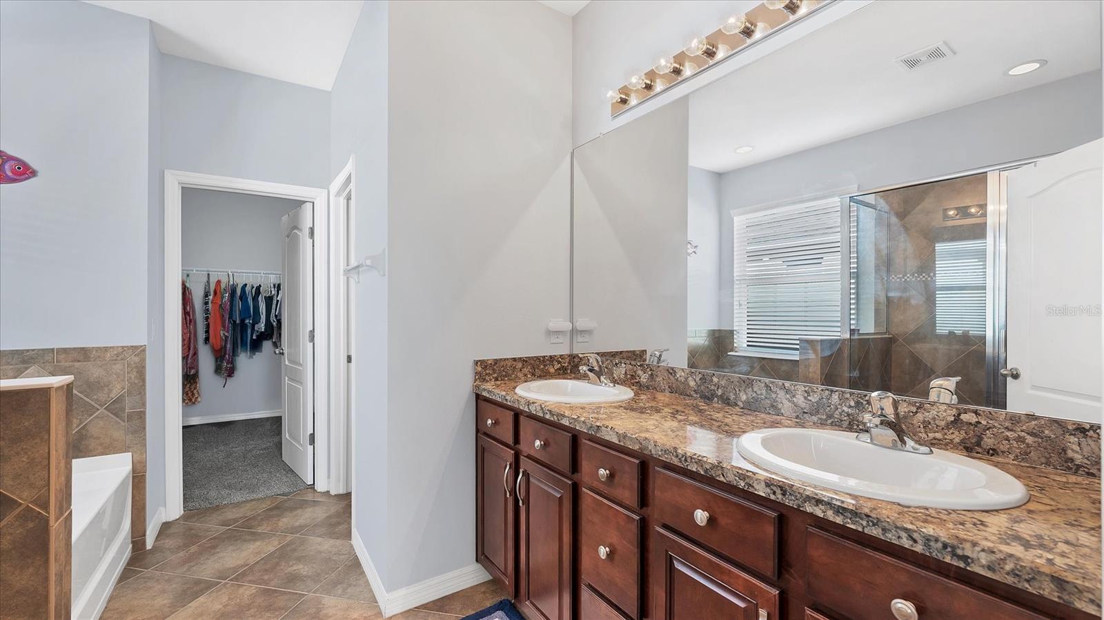 MCKINLEY OAKS - Residential