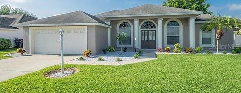 A home in WINTER HAVEN