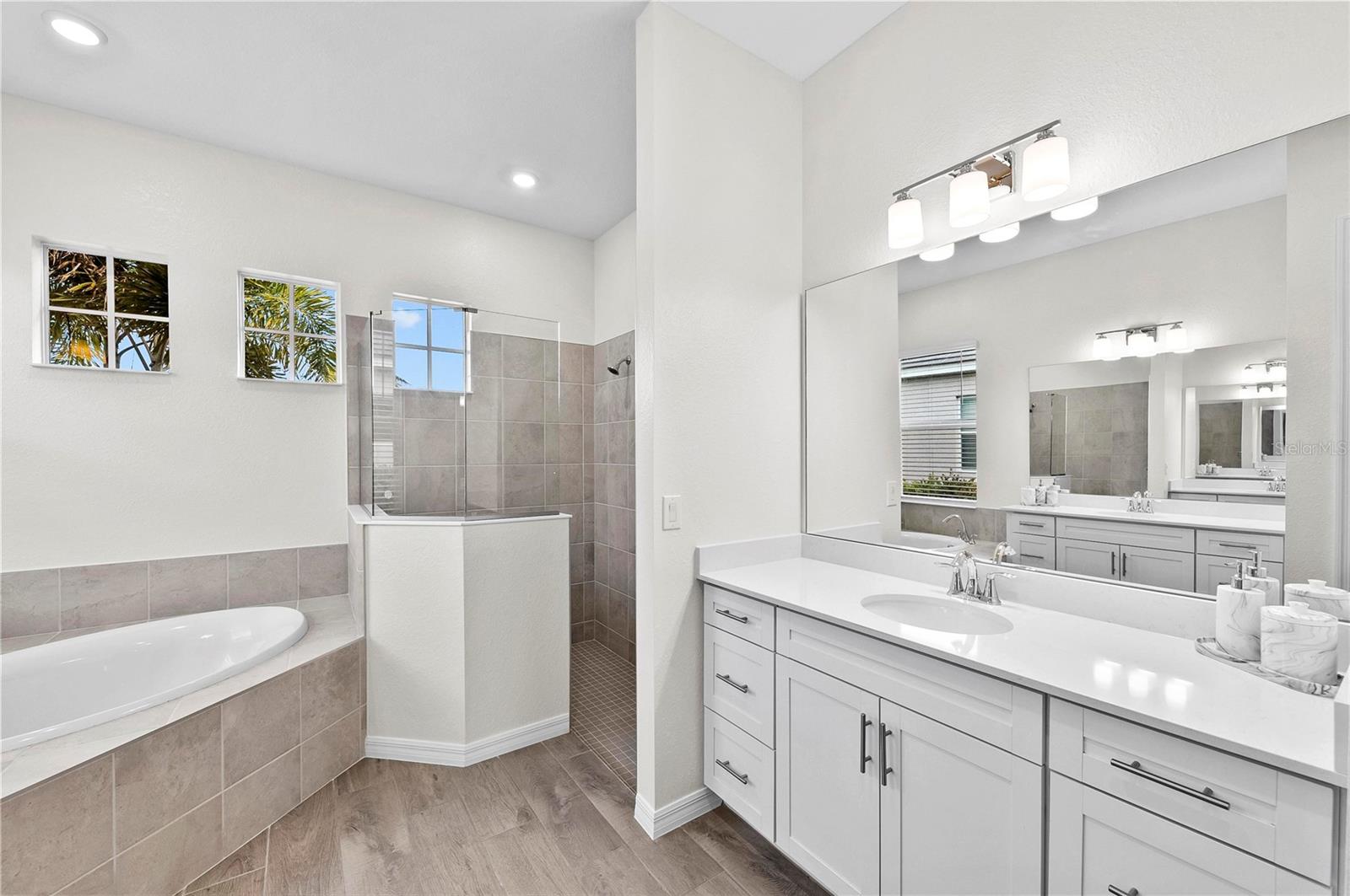 WELLEN PARK GOLF & COUNTRY CLUB - Residential