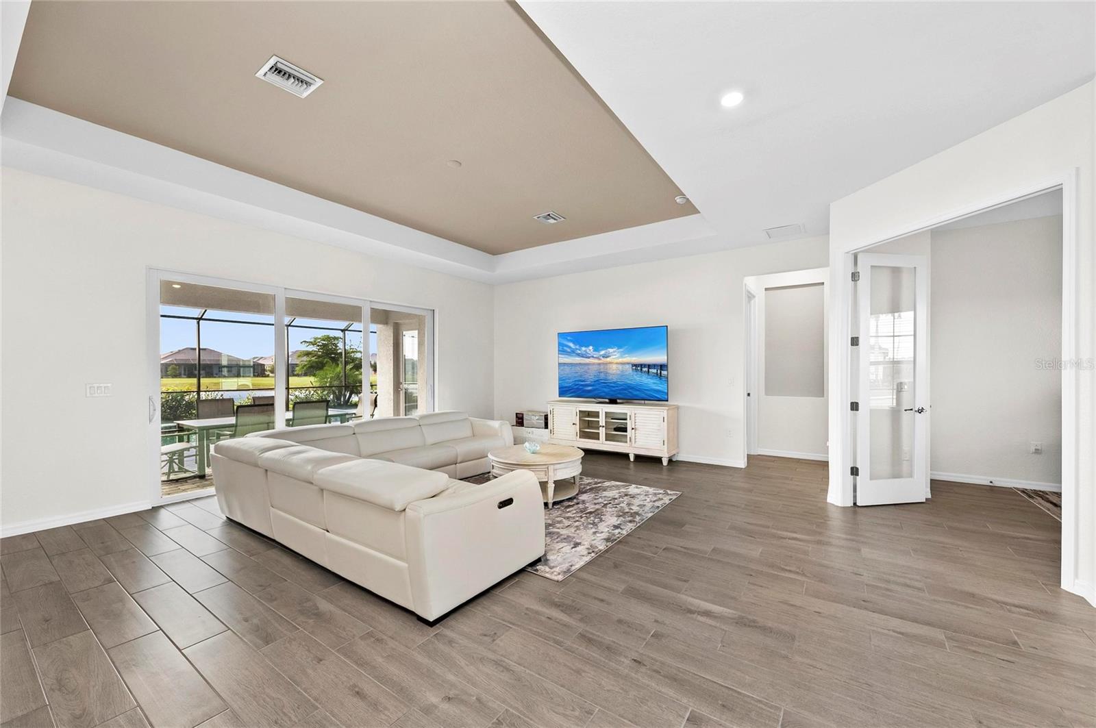 WELLEN PARK GOLF & COUNTRY CLUB - Residential